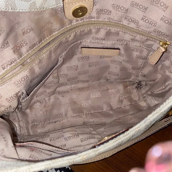 Michael Kors bag with wallet - Picture 5 of 6